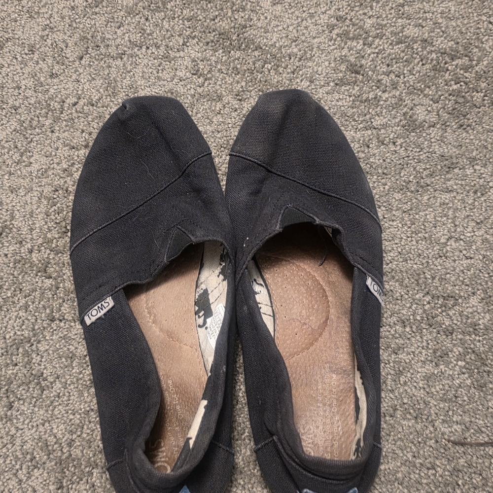 TOMS Women's Classic Black Canvas Flats